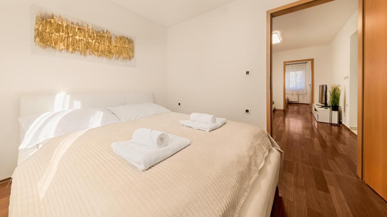 Four Seasons Apartment - Free Parking Zagreb Buitenkant foto